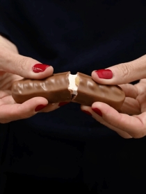 Barre Chocolatée Caramel Nougat Cacahuètes La Patisserie Cyril Lignac