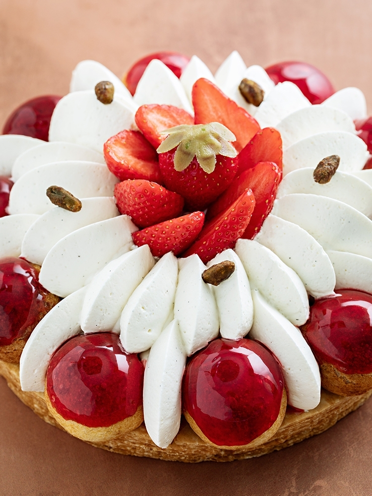 Saint-Honoré Strawberry Pistachio | La Patisserie Cyril Lignac