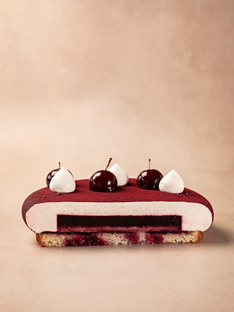 Entremets Cerise - La Pâtisserie Cyril Lignac