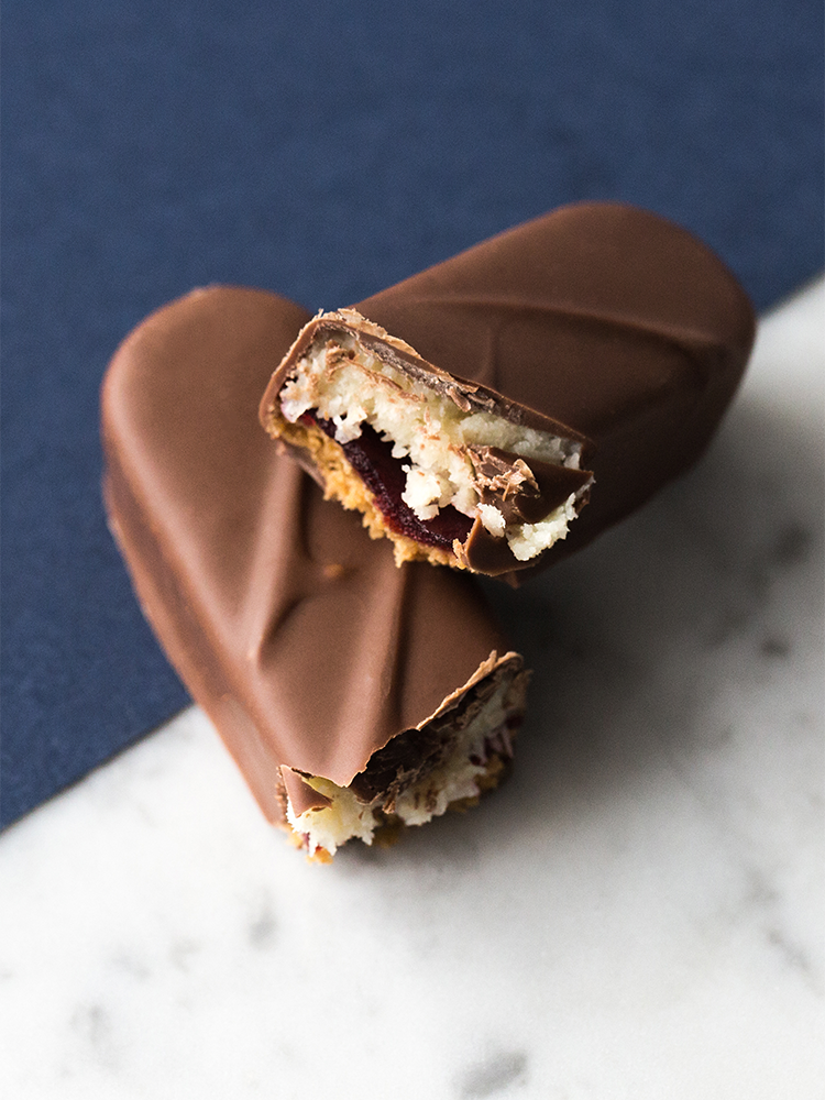 Coconut Raspberry Chocolate Bar La Chocolaterie Cyril Lignac